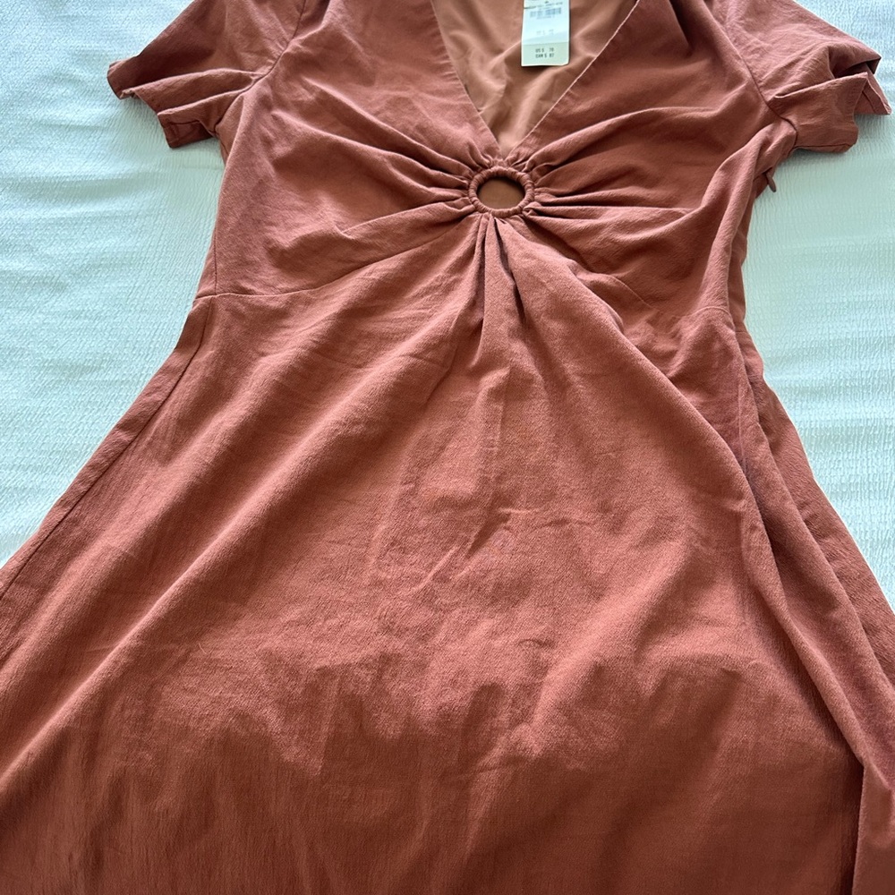 Abercrombie burnt orange dress size medium, never worn with tags